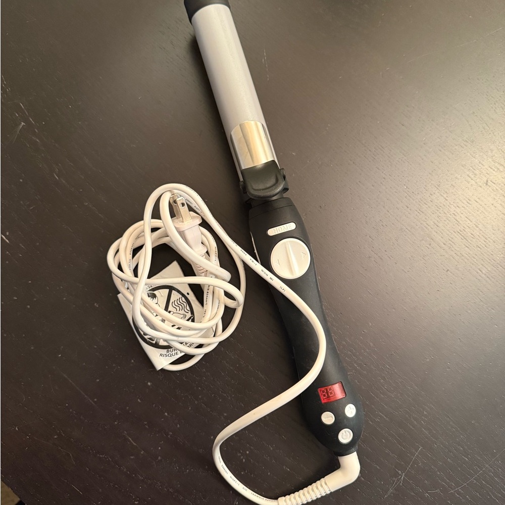 The Beachwaver Black and Silver Curling Wand